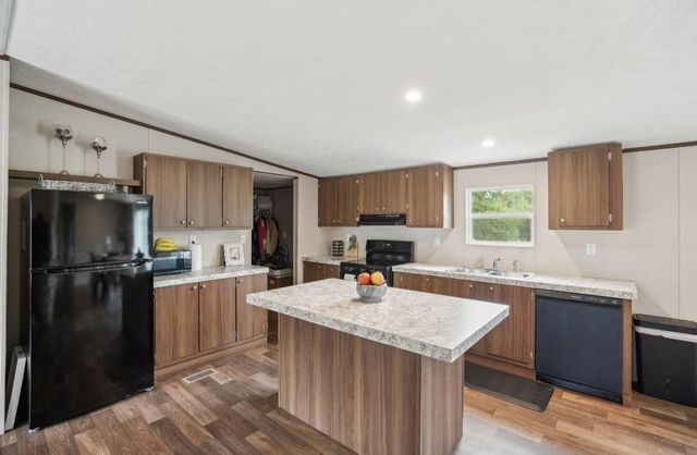 989 Ferguson LOOP, Dale, TX 78616