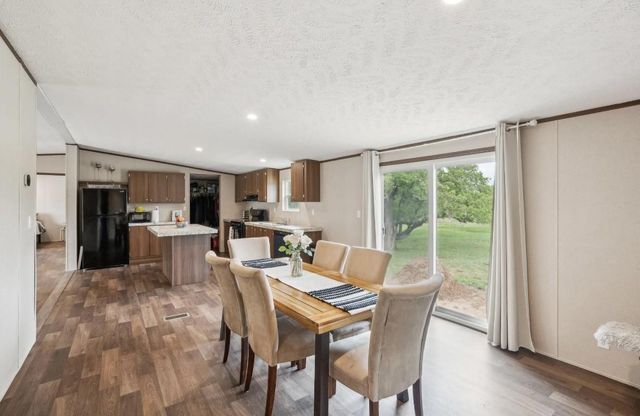 989 Ferguson LOOP, Dale, TX 78616