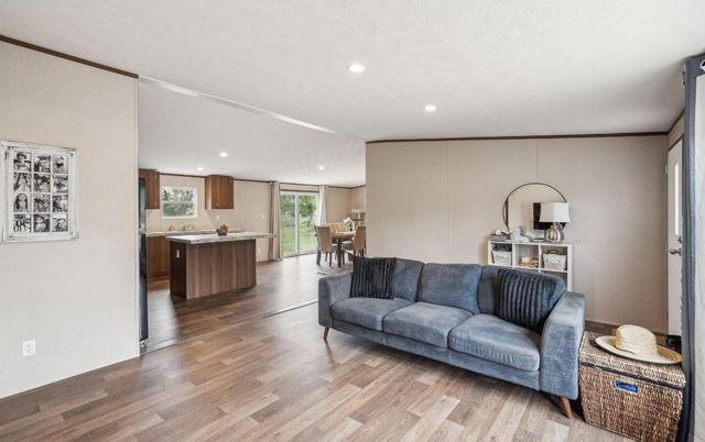 989 Ferguson LOOP, Dale, TX 78616