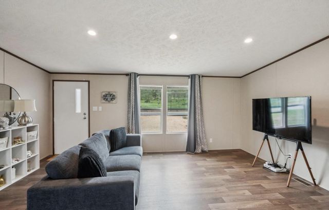 989 Ferguson LOOP, Dale, TX 78616