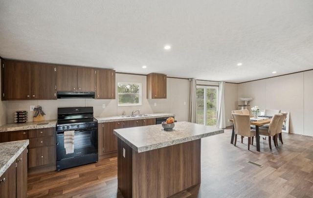 989 Ferguson LOOP, Dale, TX 78616