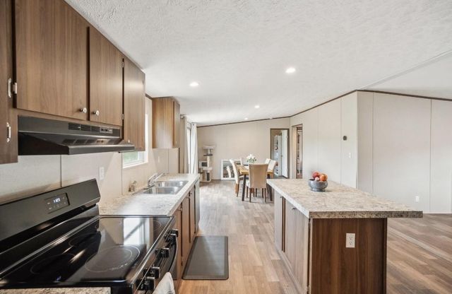 989 Ferguson LOOP, Dale, TX 78616