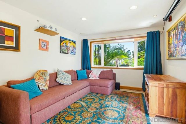 3036 Serbian, San Diego, CA 92117