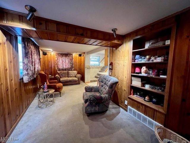 439 Port Drive, Akron, OH 44319