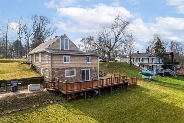 439 Port Drive, Akron, OH 44319