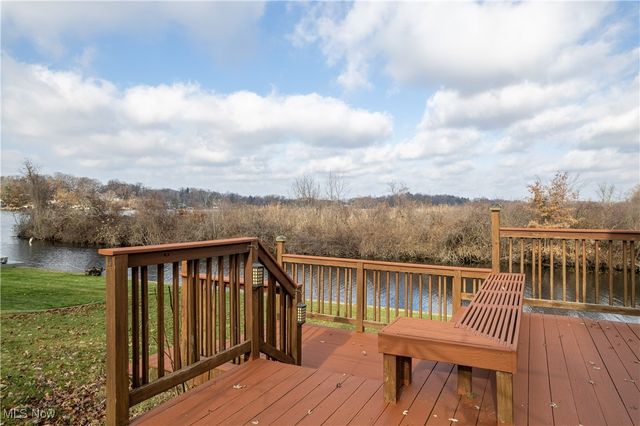 439 Port Drive, Akron, OH 44319