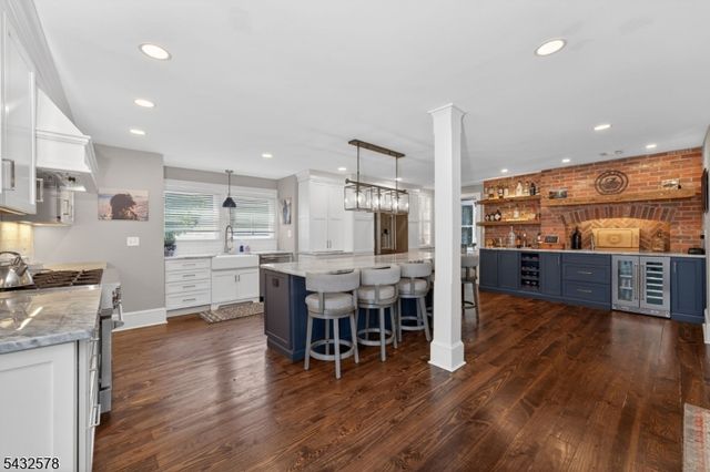 100 Center St, Clinton Town, NJ 08809