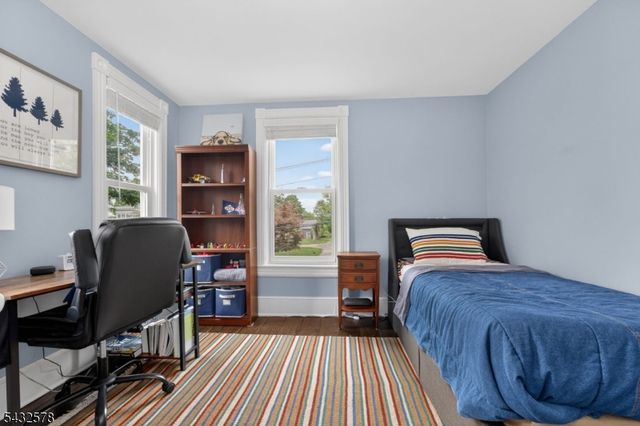 100 Center St, Clinton Town, NJ 08809