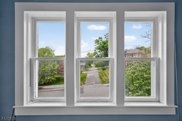 100 Center St, Clinton Town, NJ 08809