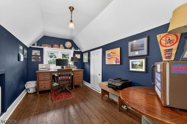 100 Center St, Clinton Town, NJ 08809