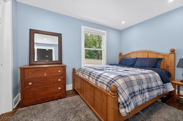 100 Center St, Clinton Town, NJ 08809