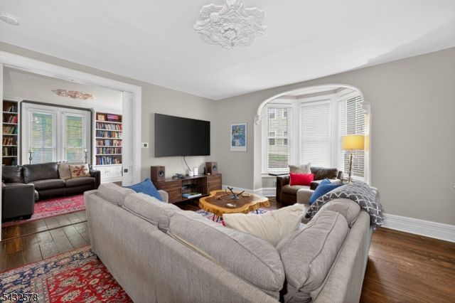 100 Center St, Clinton Town, NJ 08809