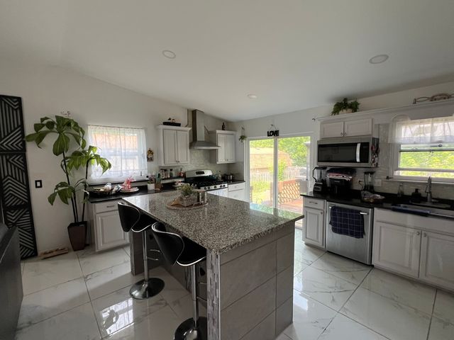 38201 N Loyola Avenue, Beach Park, IL 60087