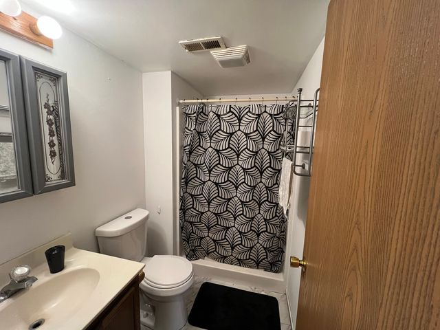 38201 N Loyola Avenue, Beach Park, IL 60087