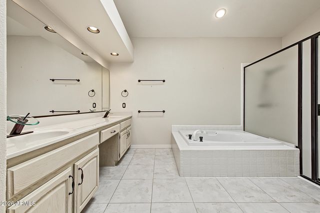25228 S CLOVERLAND Drive, Sun Lakes, AZ 85248