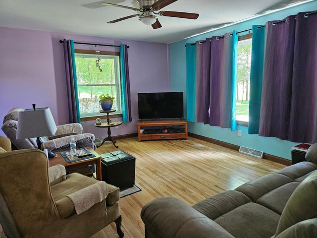 608 Lakeshore Drive, Freeborn, MN 56032