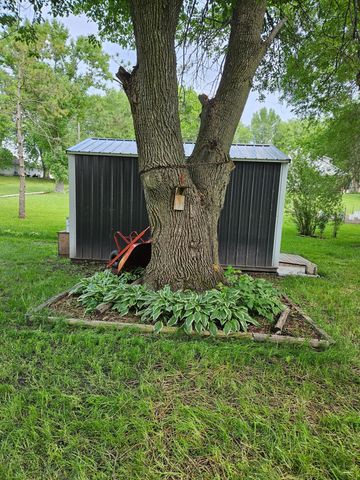 608 Lakeshore Drive, Freeborn, MN 56032