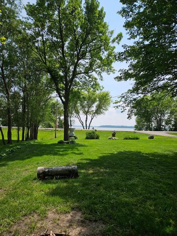 608 Lakeshore Drive, Freeborn, MN 56032