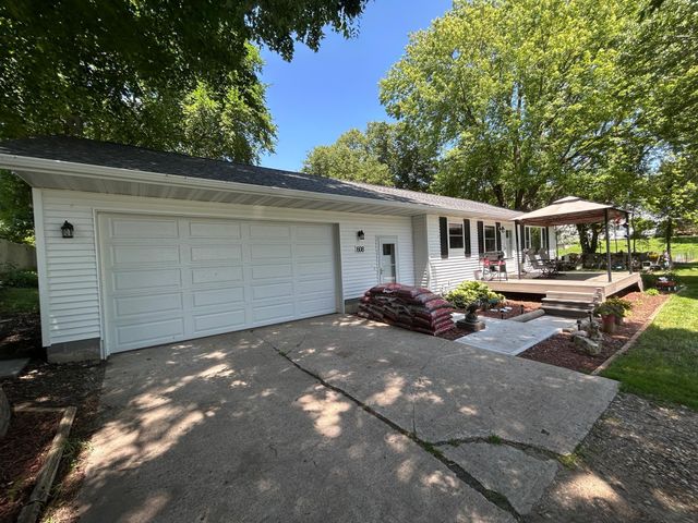 608 Lakeshore Drive, Freeborn, MN 56032