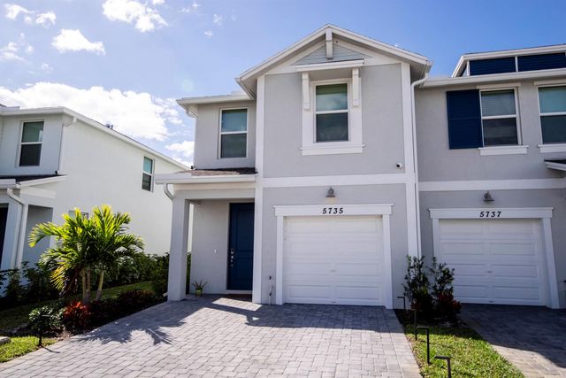 5735 SE Edgewater Circle, Stuart, FL 34997