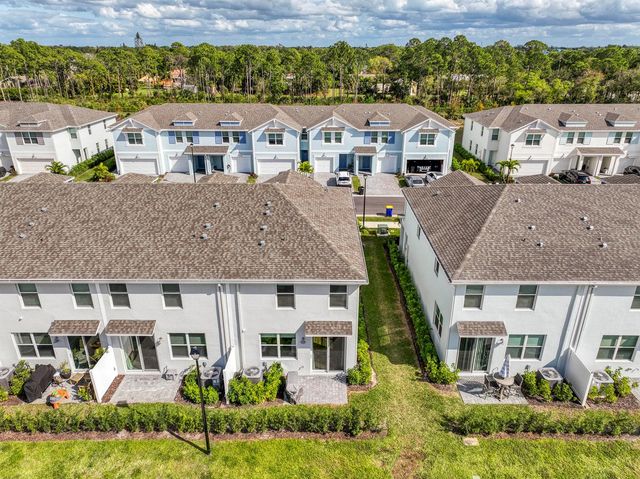 5735 SE Edgewater Circle, Stuart, FL 34997
