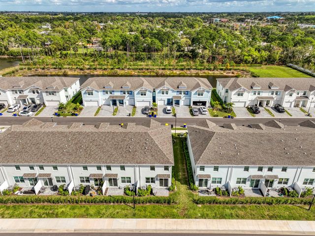 5735 SE Edgewater Circle, Stuart, FL 34997