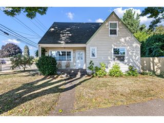 1702 RIVER Rd, Eugene, OR 97404