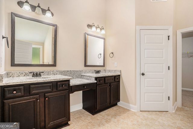 381 Homestead Circle, Forsyth, GA 31029