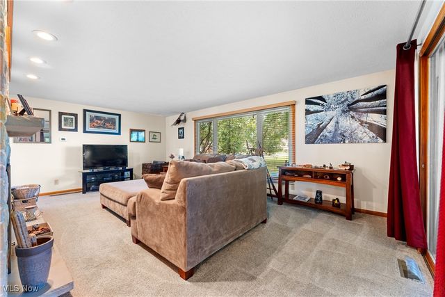 701 Edgewood Street SE, North Canton, OH 44720