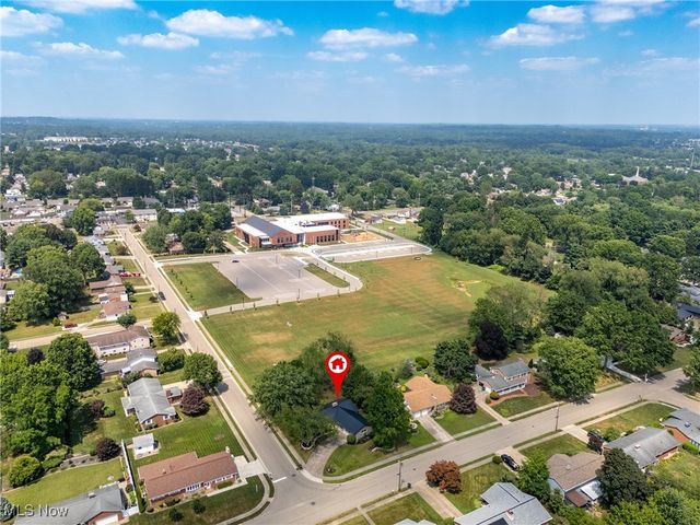 701 Edgewood Street SE, North Canton, OH 44720