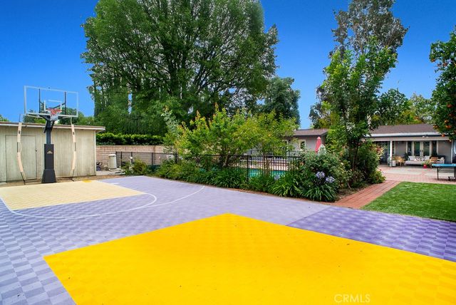 17249 Raymer, Sherwood Forest, CA 91325