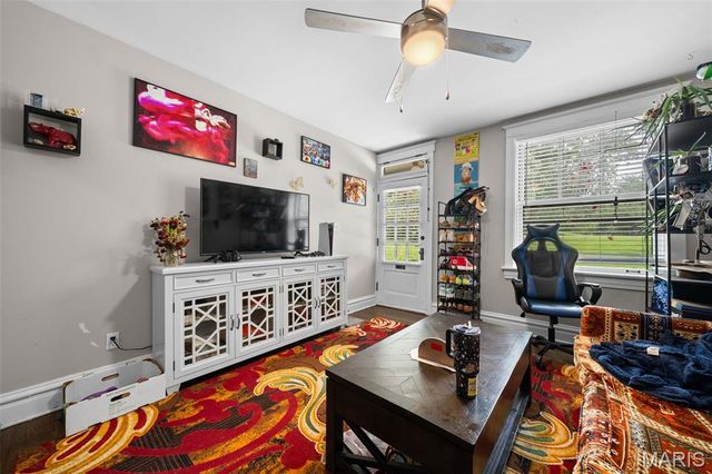 2100 Wyoming Street, St Louis, MO 63118
