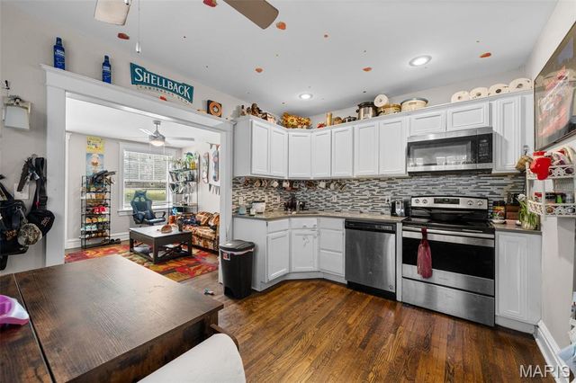 2100 Wyoming Street, St Louis, MO 63118