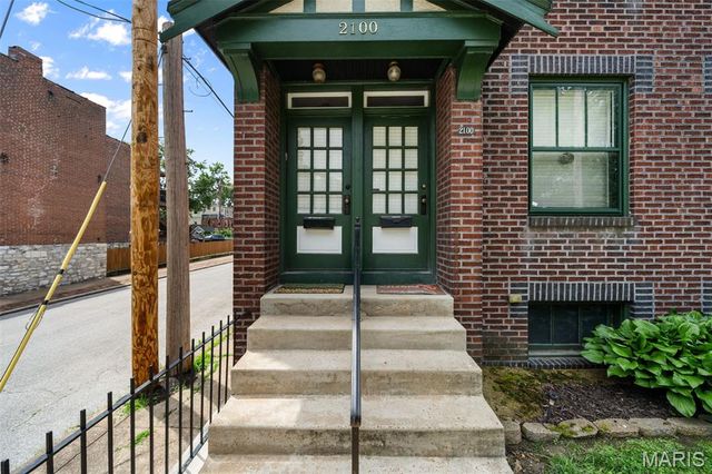 2100 Wyoming Street, St Louis, MO 63118