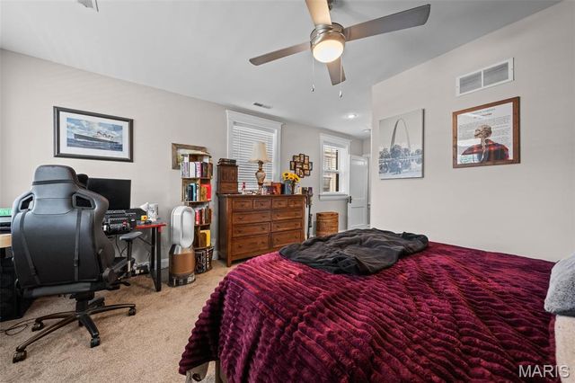 2100 Wyoming Street, St Louis, MO 63118
