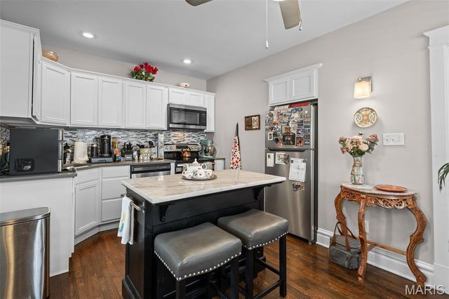2100 Wyoming Street, St Louis, MO 63118