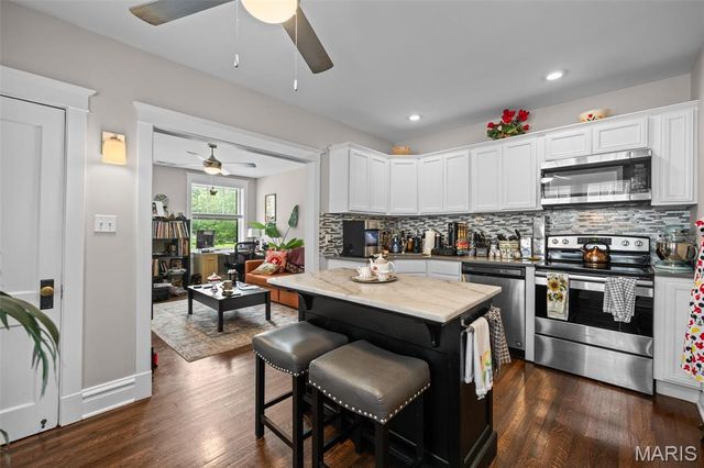 2100 Wyoming Street, St Louis, MO 63118