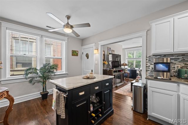 2100 Wyoming Street, St Louis, MO 63118