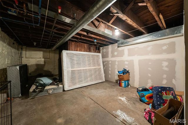 2100 Wyoming Street, St Louis, MO 63118