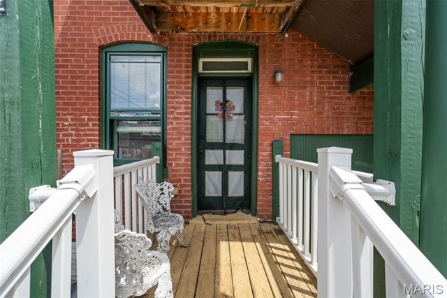 2100 Wyoming Street, St Louis, MO 63118