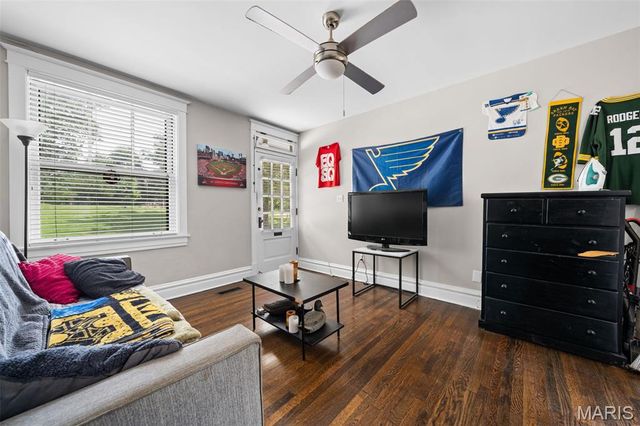 2100 Wyoming Street, St Louis, MO 63118