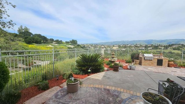 5000 Birkdale Way, San Jose, CA 95138