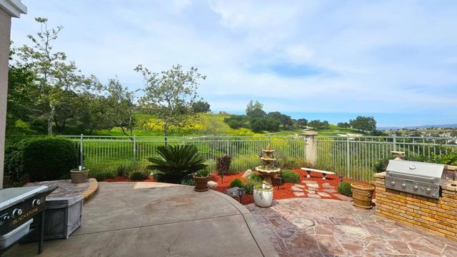 5000 Birkdale Way, San Jose, CA 95138