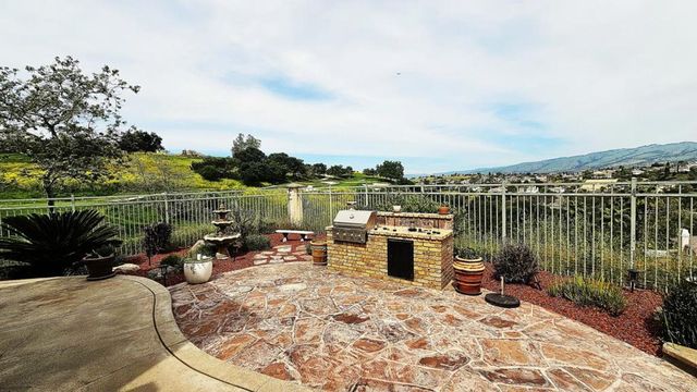 5000 Birkdale Way, San Jose, CA 95138