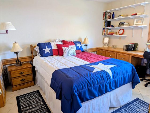 2303 Green Gate Circle E, Palmview, TX 78572