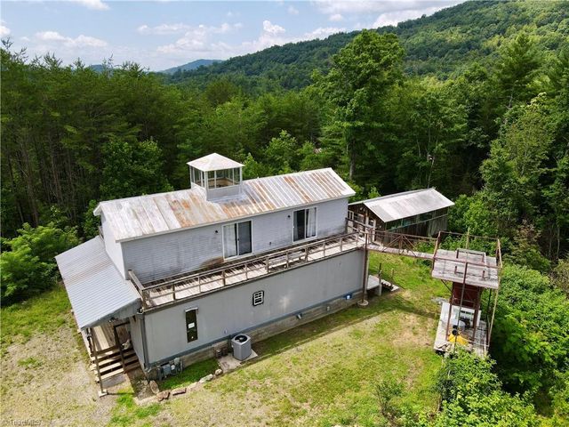 2668 Reedy Branch Road, Purlear, NC 28665