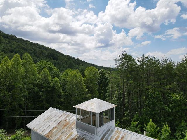 2668 Reedy Branch Road, Purlear, NC 28665