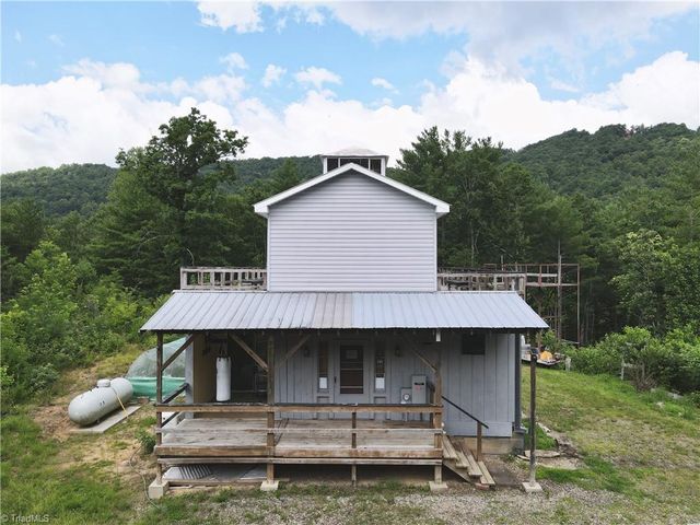 2668 Reedy Branch Road, Purlear, NC 28665