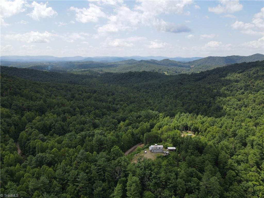 2668 Reedy Branch Road, Purlear, NC 28665