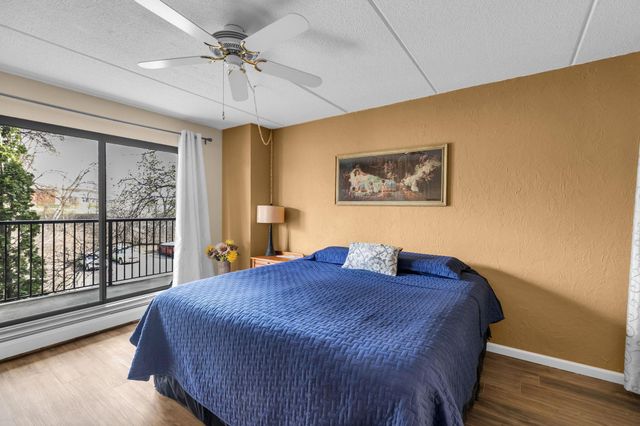 10401 Cedar Lake Road 405, Hopkins, MN 55305